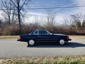 Mercedes-Benz 560 SL 1986 года  (NA)